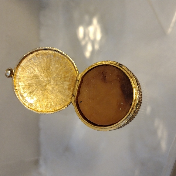 Max Factor perfume compact - Picture 4 of 5